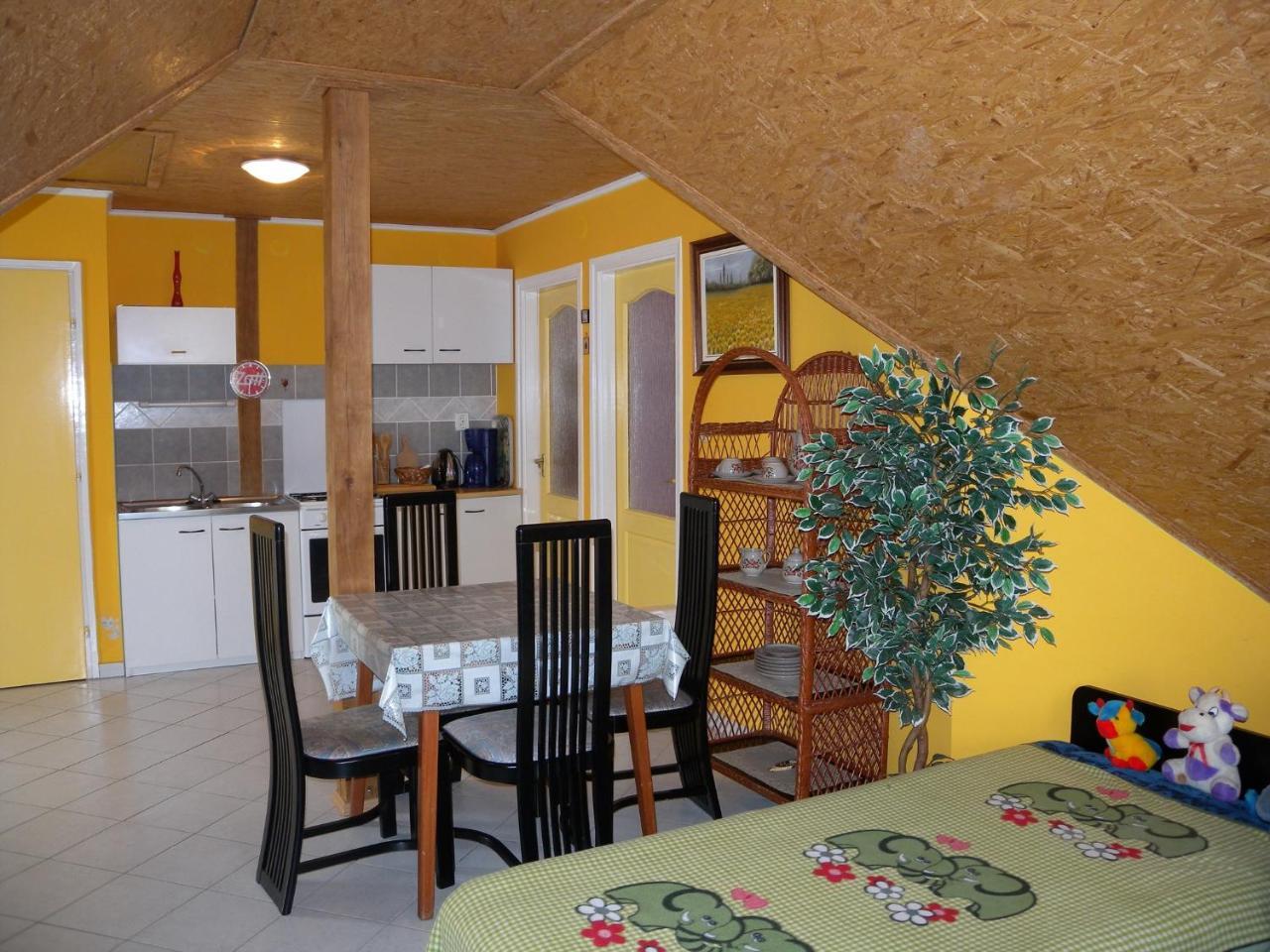 House And Apartment Balatonmariafuerdo 19319 Jozseftelep Esterno foto